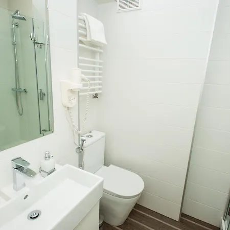 біля оперного театру *