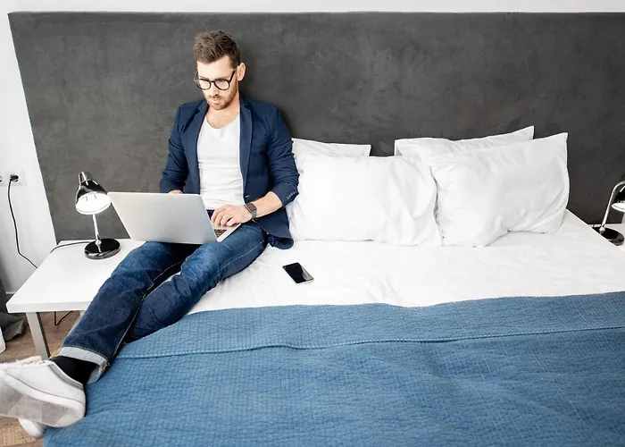 біля оперного театру Apartment *